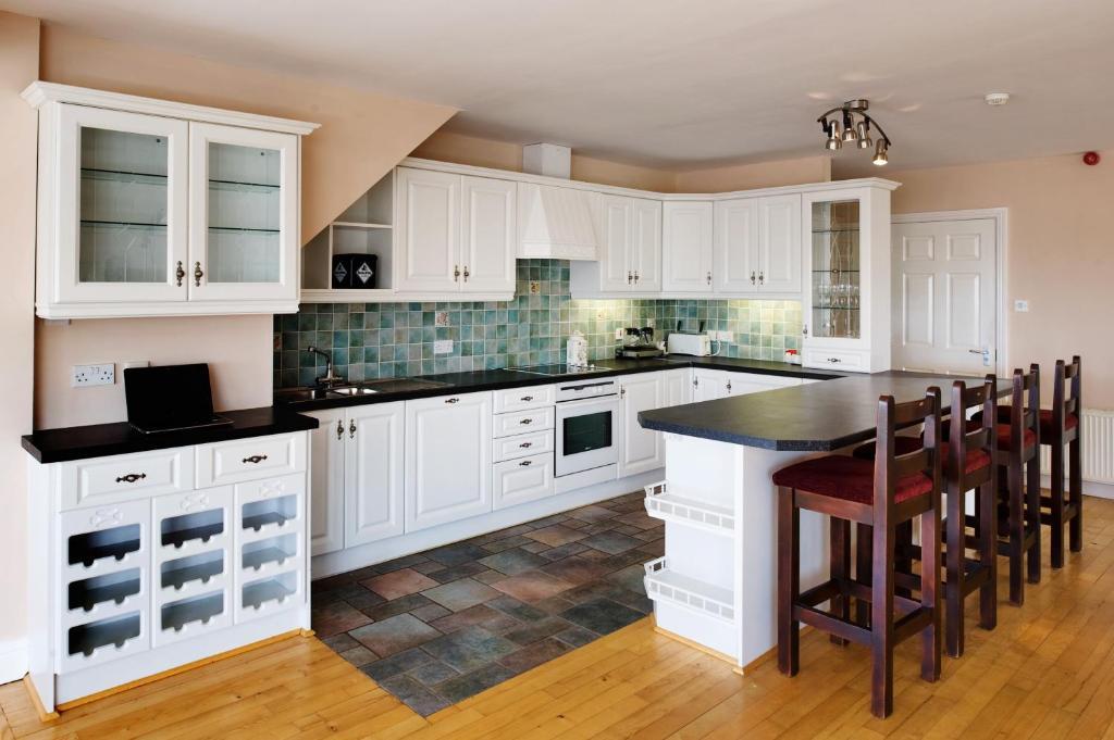 Lehinch Lodge Lahinch Ngoại thất bức ảnh