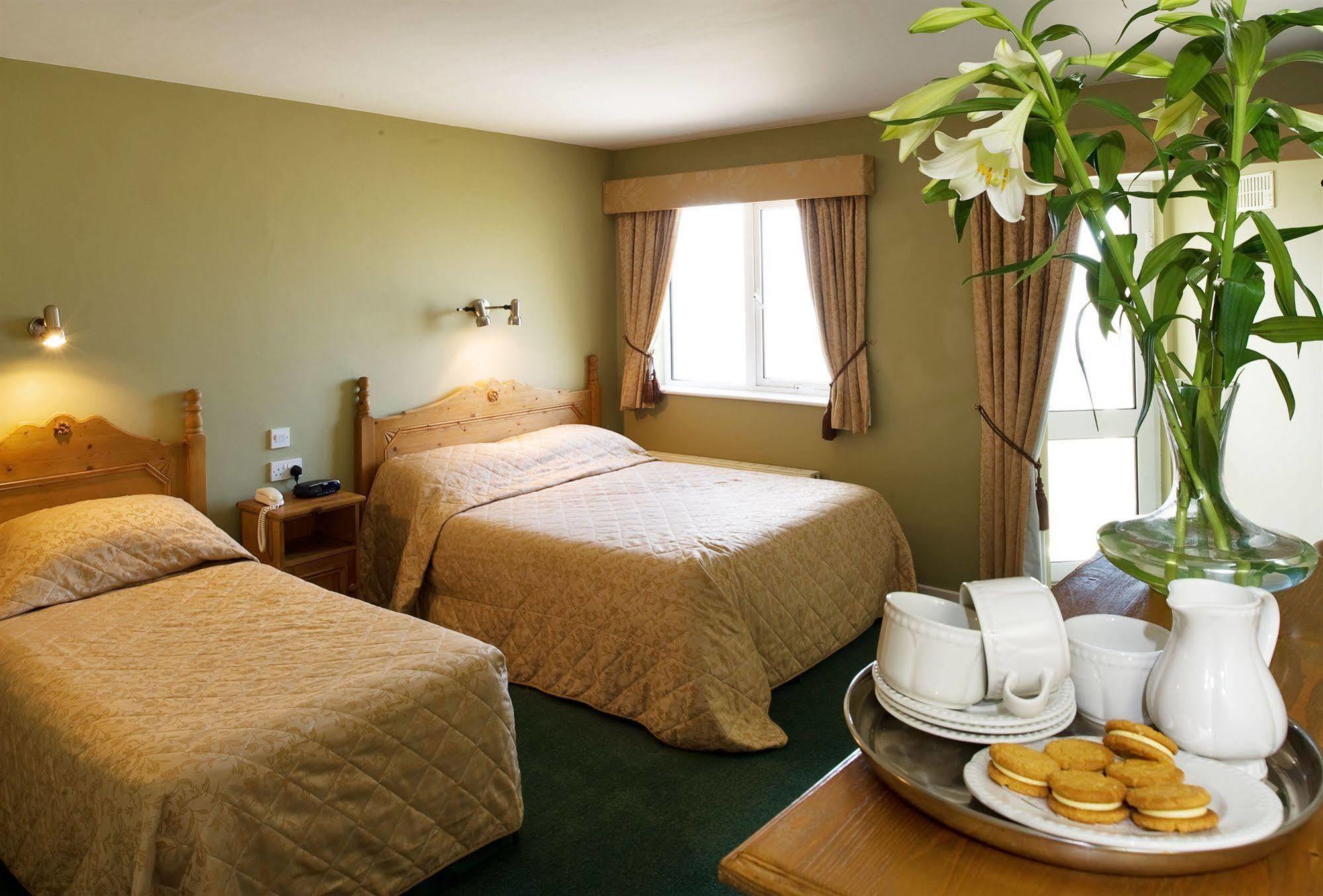 Lehinch Lodge Lahinch Ngoại thất bức ảnh